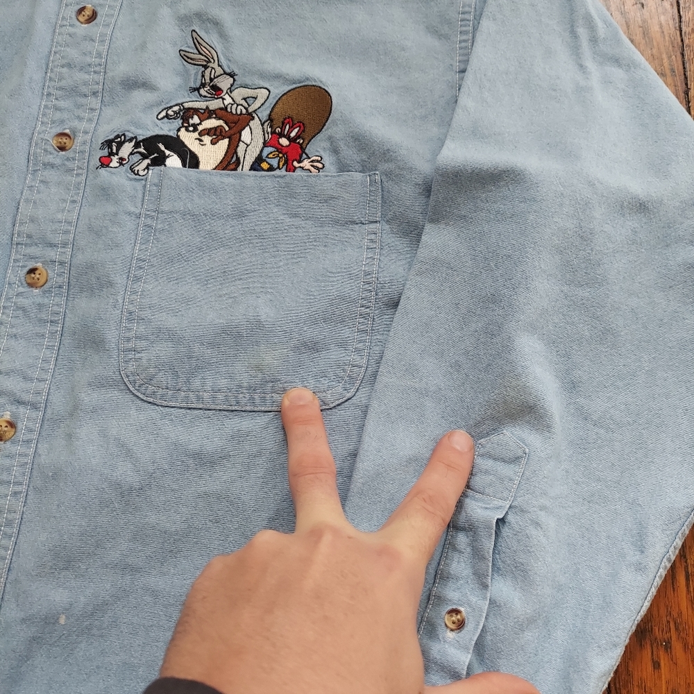 🔥VTG '95 Looney Tunes Denim Shirt🔥 - Picture 10 of 11